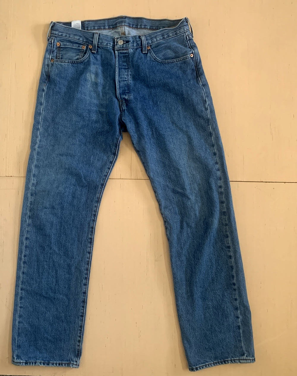 Levi's 501 Men's Size 35x32 Original Fit Straight Leg Non-stretch Denim Jeans